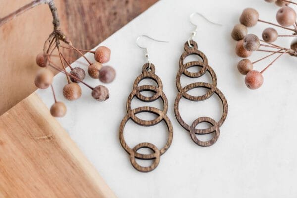 Stunning Laser-Cut Wooden Earrings: Interlocking Circles Design